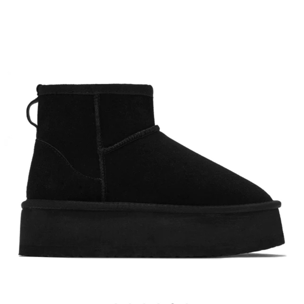 BLACK PLATFORM FURRY UGG EGO GENERIC BOOT
